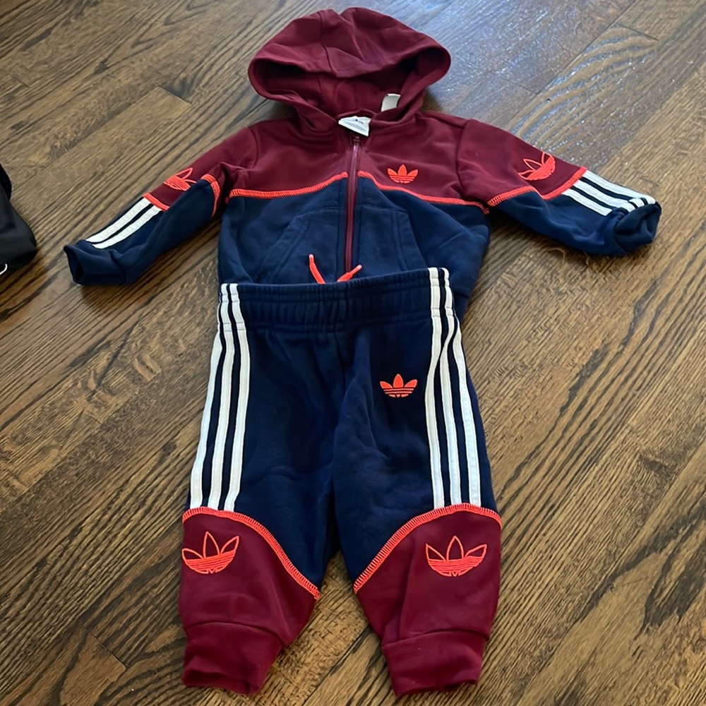 infant adidas matching sweatsuit in size 9M